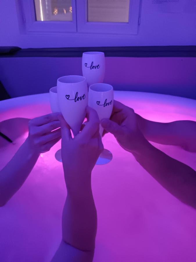 Gite Et Spa Au Secret Du Bonheur Hotel Pouilly-sur-Serre Exterior foto